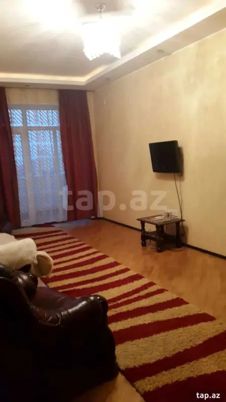 Kirayə verilir 2 otaqlı yeni tikili 70 m²