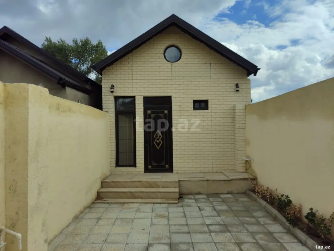 Satılır 2 otaqlı həyət evi 56 m²