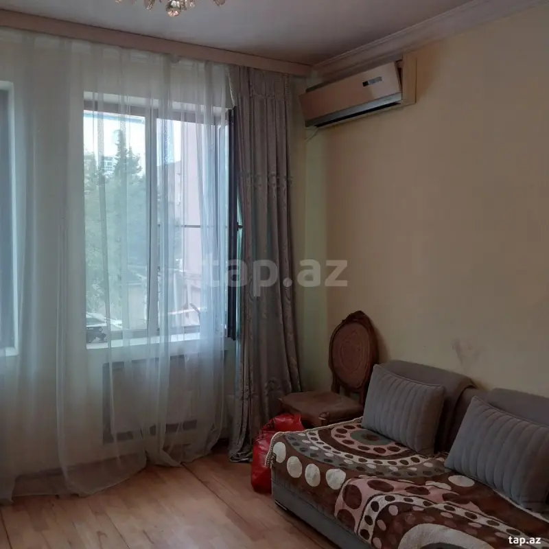 Satılır 4 otaqlı həyət evi 200 m²