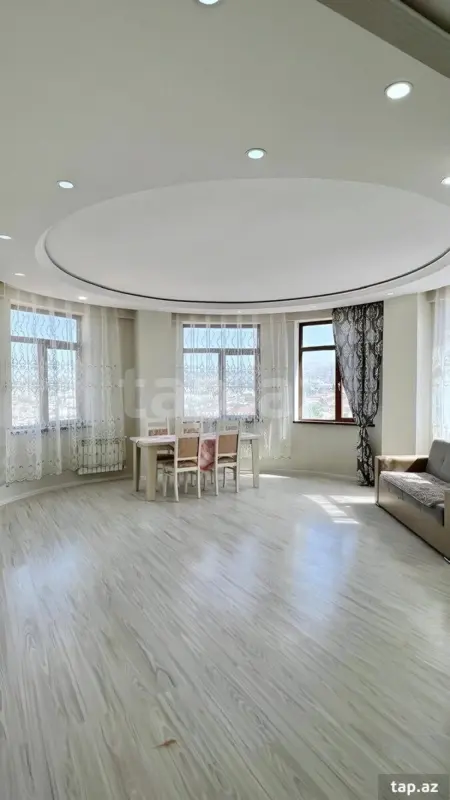 Kirayə verilir 2 otaqlı yeni tikili 90 m²