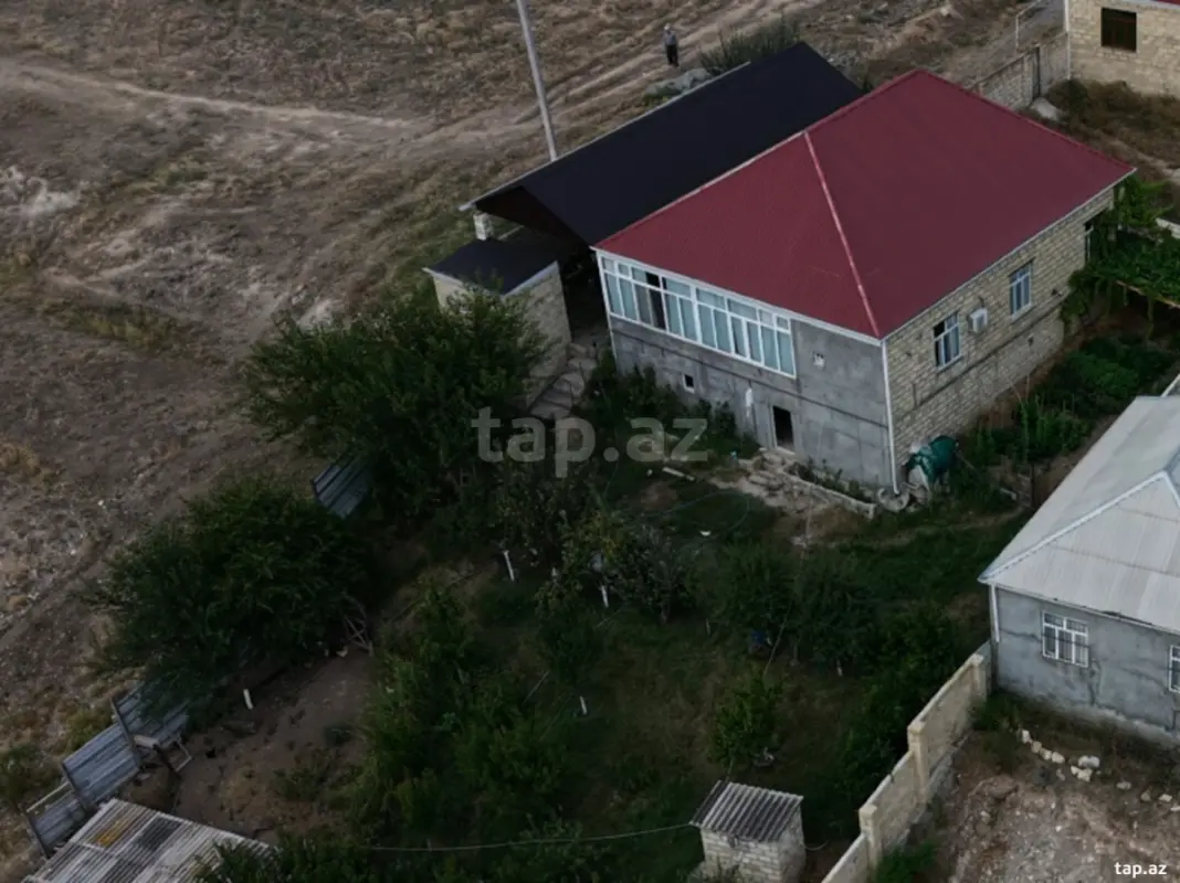 Satılır 5 otaqlı həyət evi 150 m²