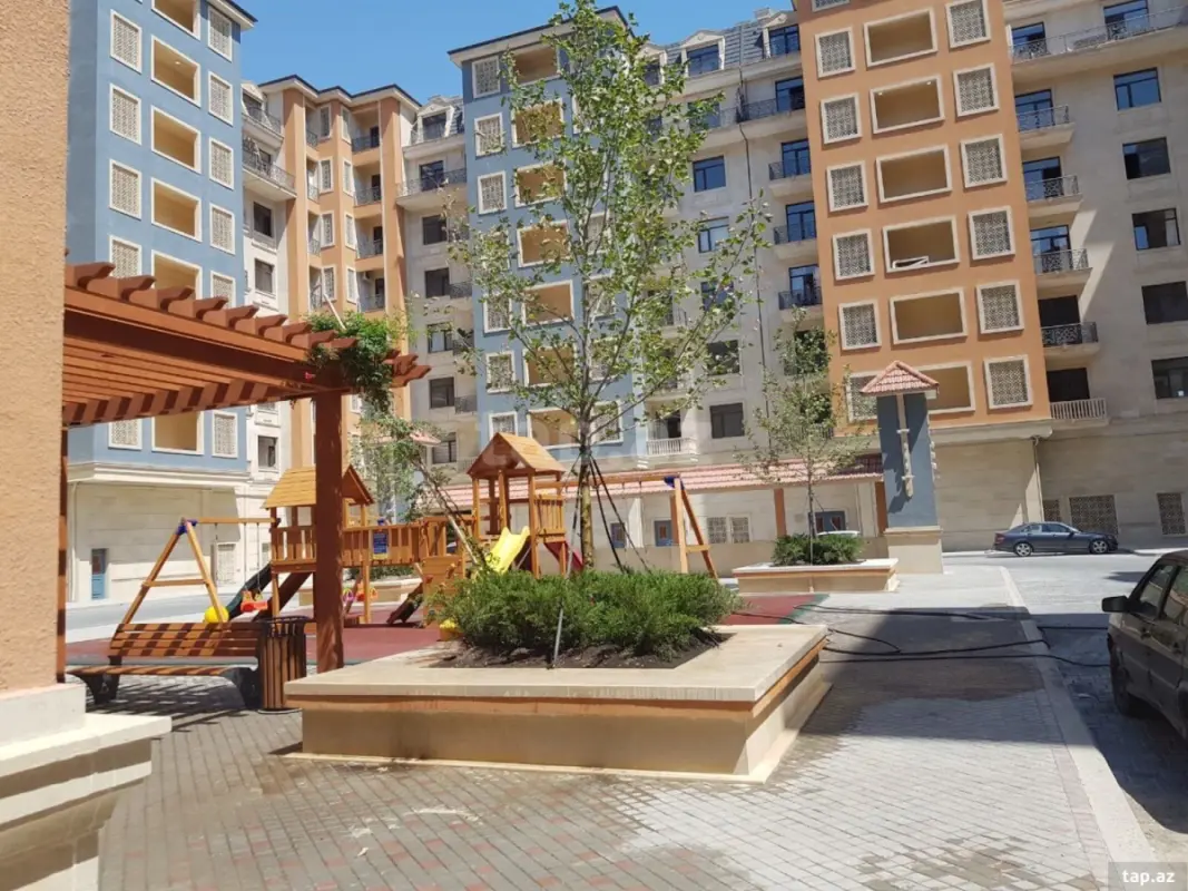 Kirayə verilir 3 otaqlı yeni tikili 150 m²