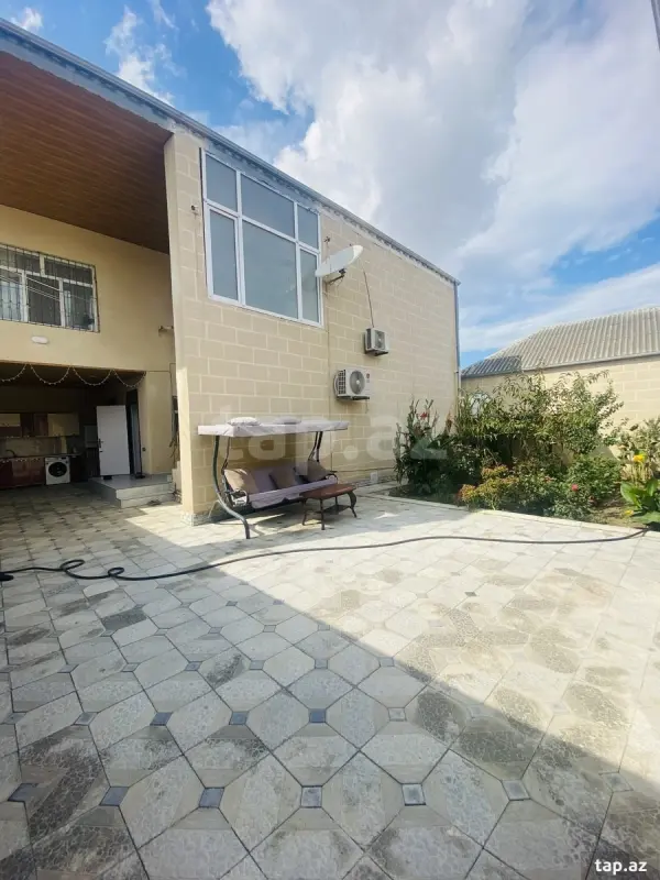 Satılır 6 otaqlı həyət evi 200 m²