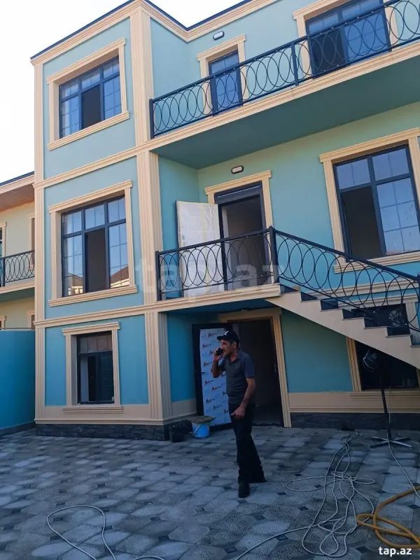 Satılır 6 otaqlı həyət evi 185 m²