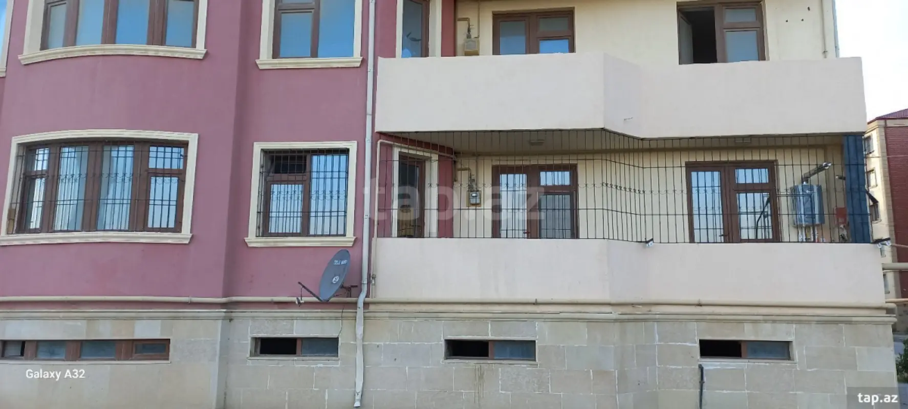 Kirayə verilir 3 otaqlı yeni tikili 83.5 m²