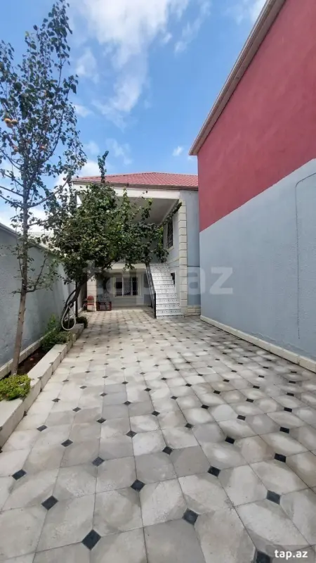 Satılır 6 otaqlı həyət evi 190 m²