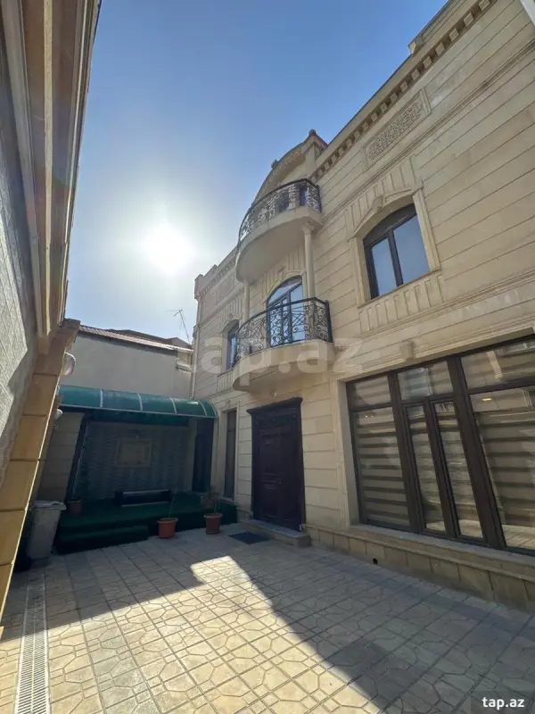 Kirayə verilir 6 otaqlı həyət evi 565 m²