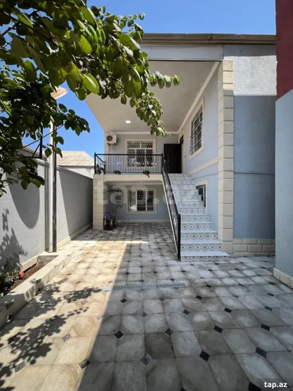 Satılır 6 otaqlı həyət evi 179 m²