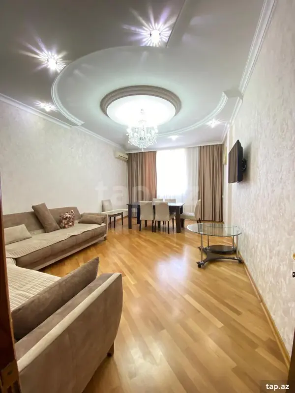 Kirayə verilir 3 otaqlı yeni tikili 130 m²