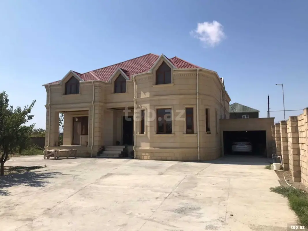 Satılır 6 otaqlı həyət evi 400 m²