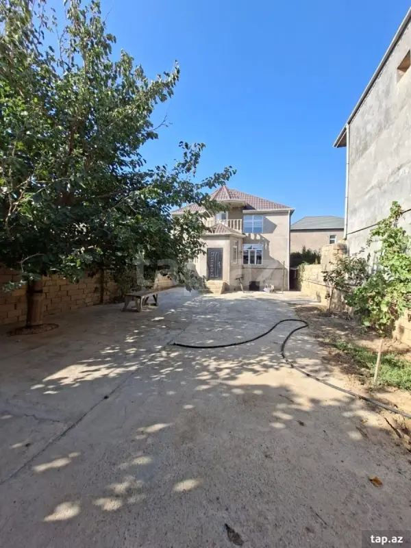 Kirayə verilir 6 otaqlı həyət evi 200 m²