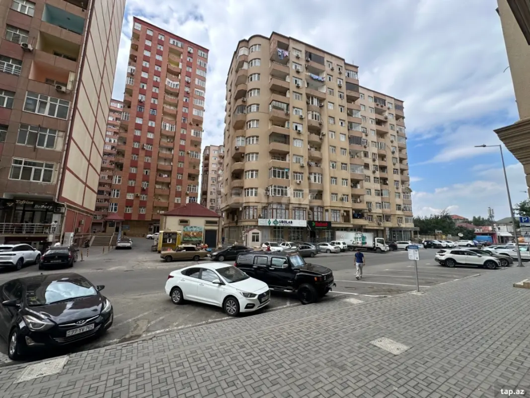 Satılır 2 otaqlı yeni tikili 72 m²