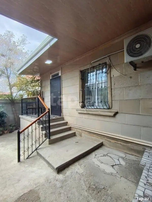 Satılır 4 otaqlı həyət evi 200 m²