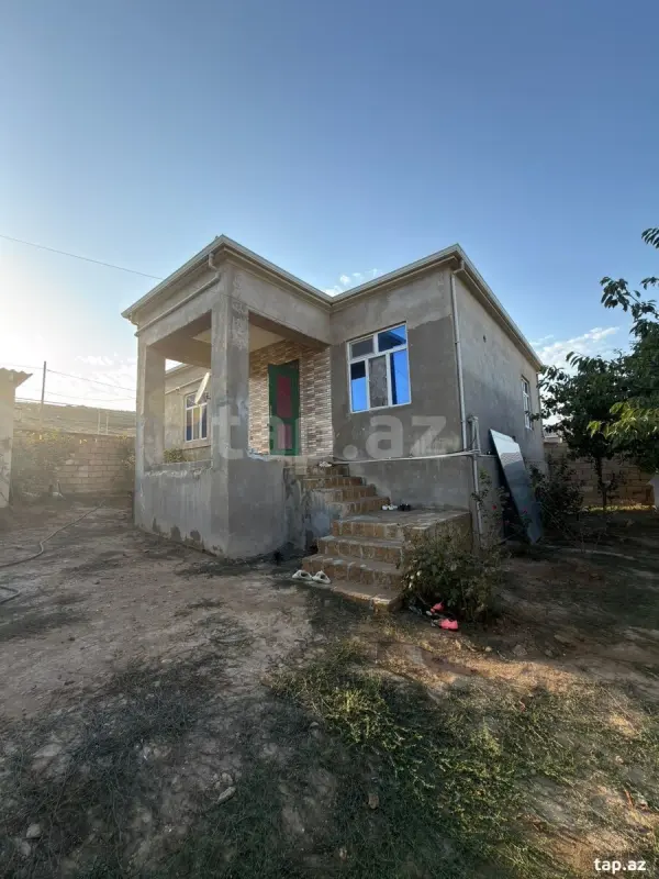 Satılır 3 otaqlı həyət evi 130 m²