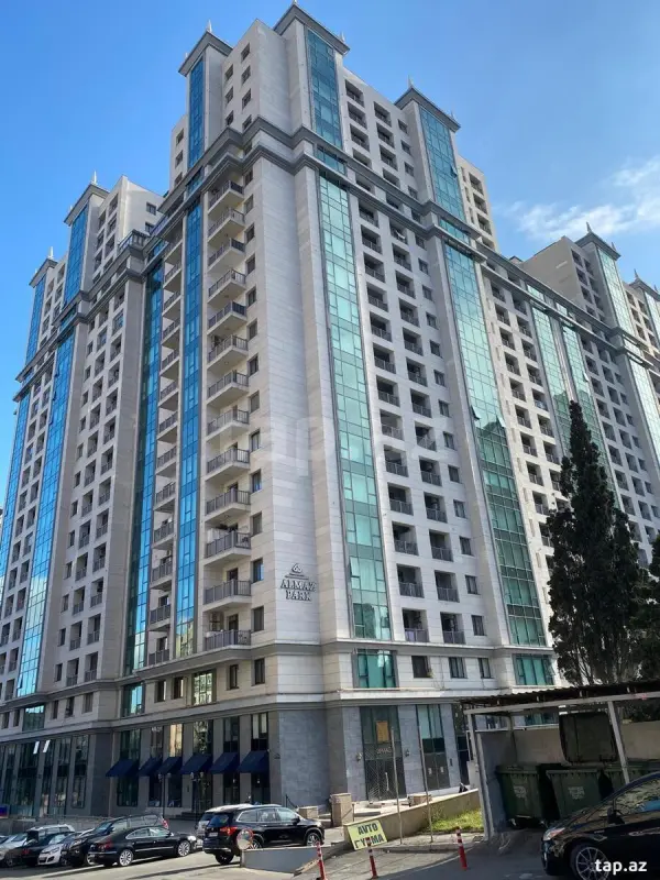 Satılır 3 otaqlı yeni tikili 155 m²