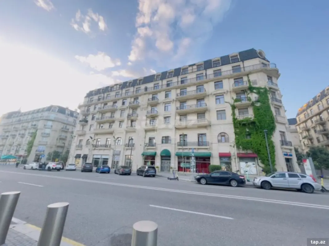 Satılır 5 otaqlı yeni tikili 228 m²