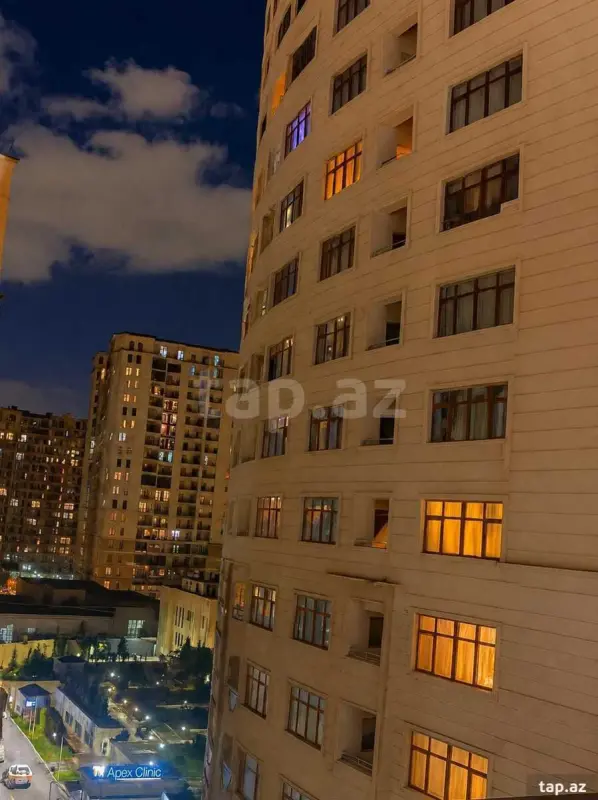 Satılır 3 otaqlı yeni tikili 150 m²