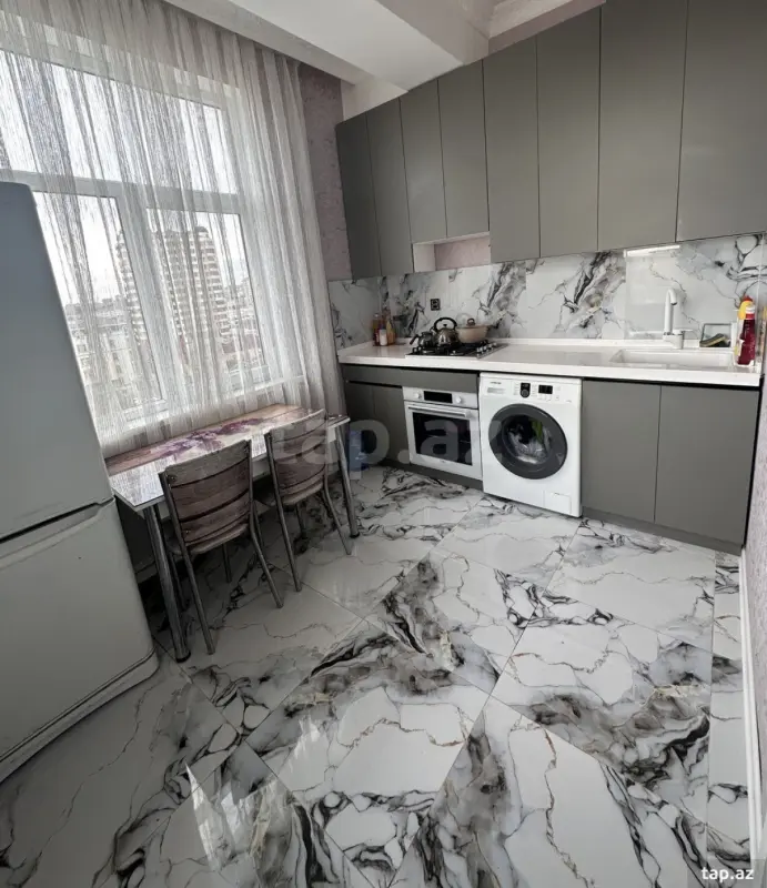 Kirayə verilir 3 otaqlı yeni tikili 78 m²