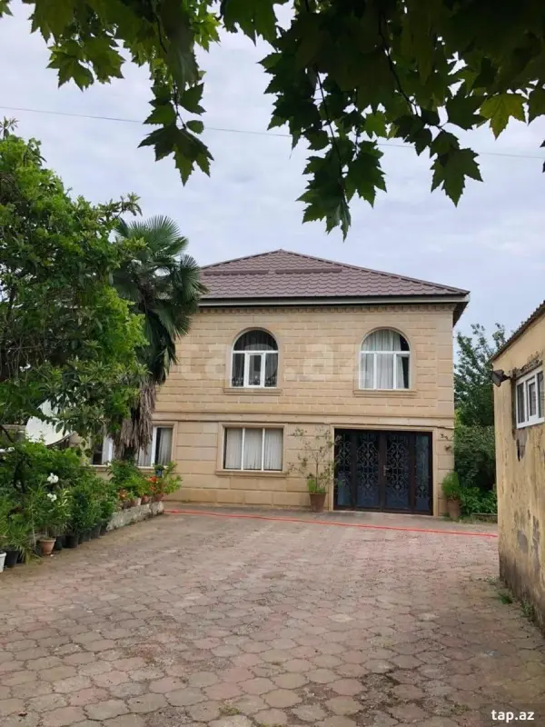 Kirayə verilir 4 otaqlı həyət evi 250 m²