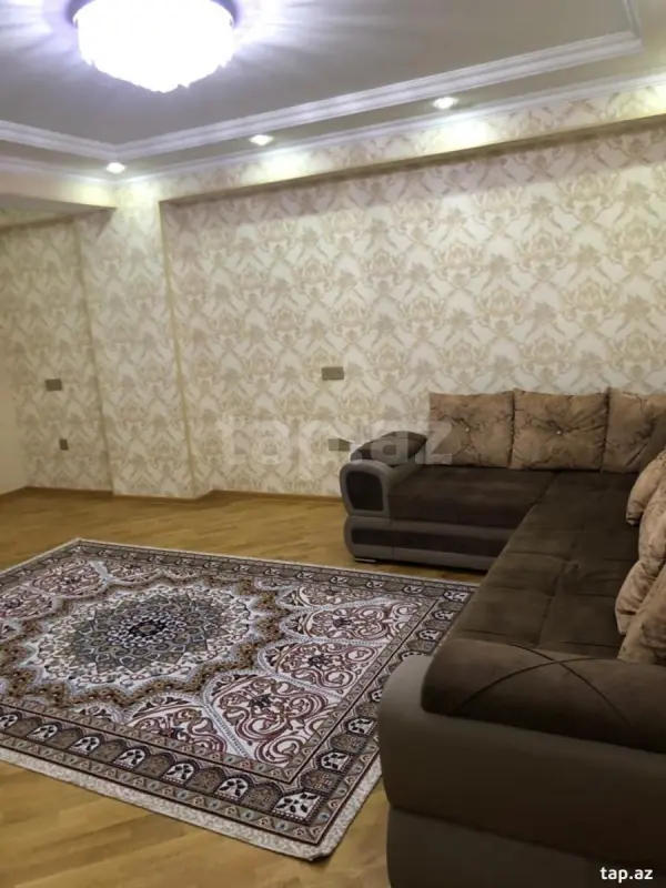 Kirayə verilir 3 otaqlı yeni tikili 105 m²
