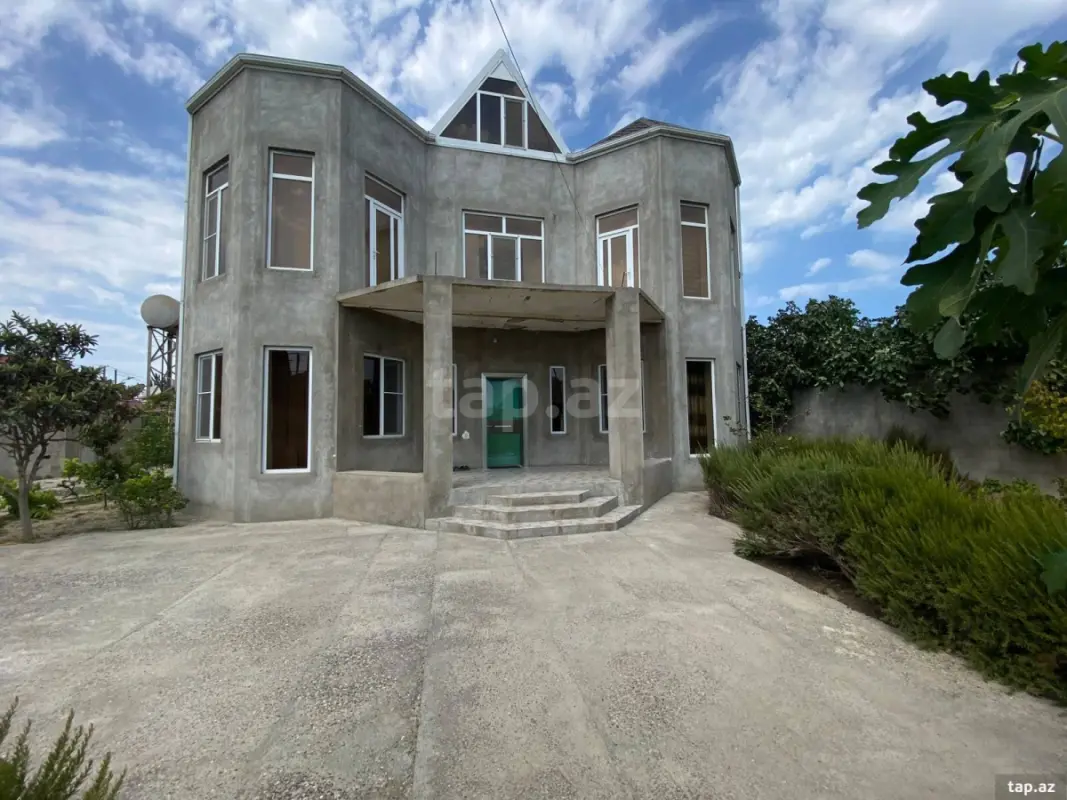 Satılır 6 otaqlı həyət evi 110 m²