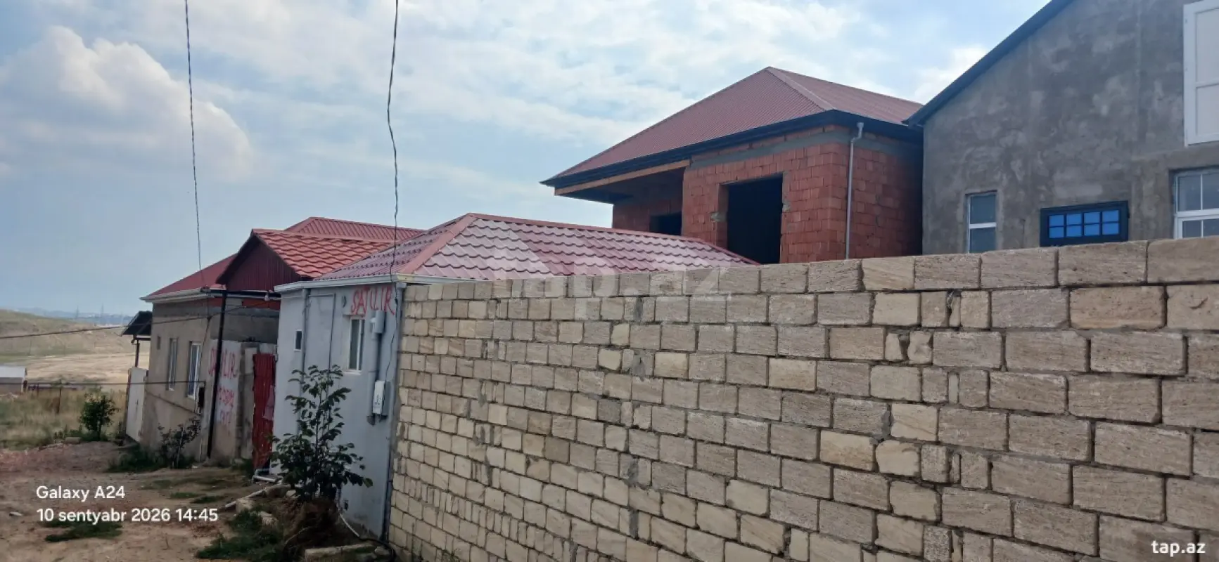 Satılır 6 otaqlı həyət evi 200 m²