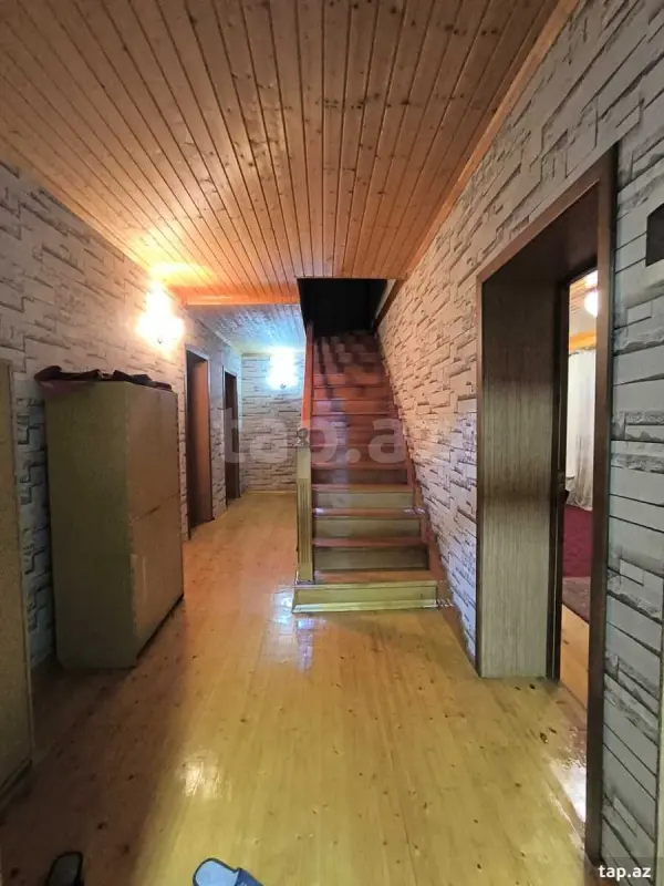 Satılır 6 otaqlı həyət evi 200 m²