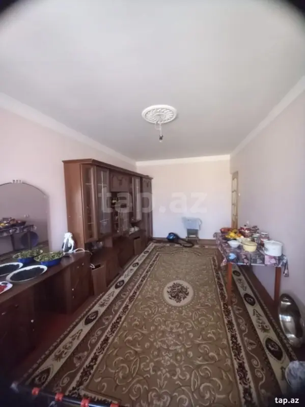 Satılır 4 otaqlı mənzil 105 m²