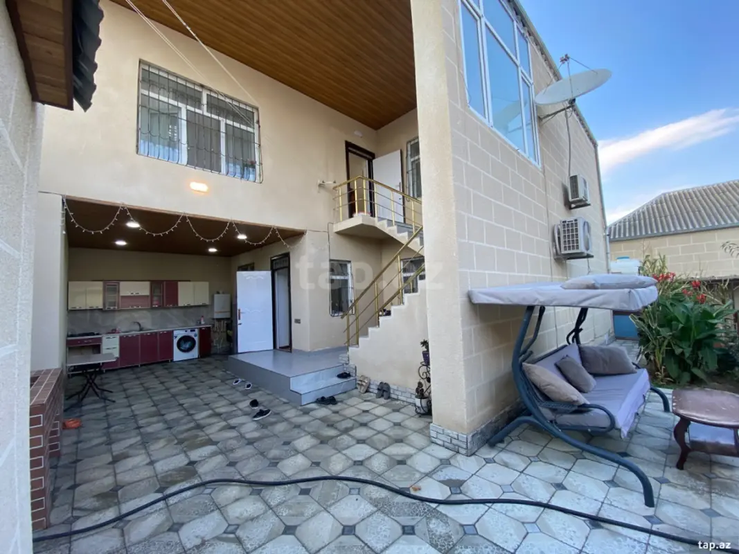 Satılır 6 otaqlı həyət evi 400 m²