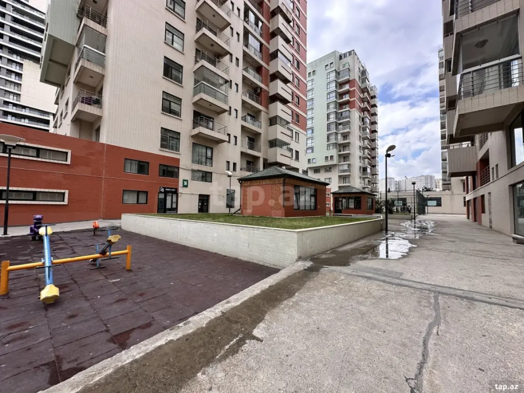 Satılır 3 otaqlı yeni tikili 131 m²