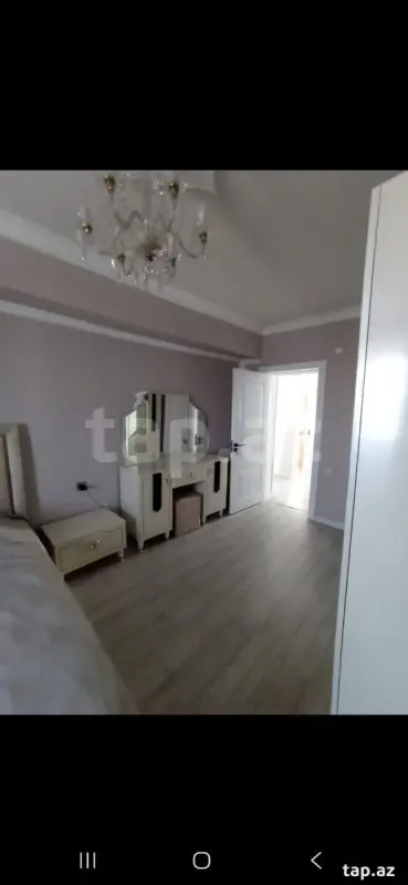 Satılır 4 otaqlı mənzil 95 m²