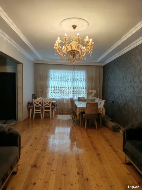 Satılır 6 otaqlı həyət evi 300 m²