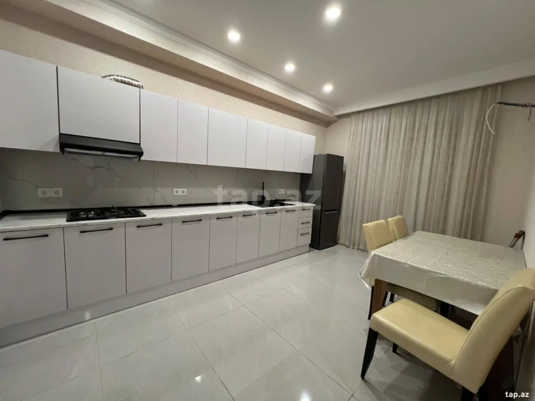 Kirayə verilir 2 otaqlı yeni tikili 80 m²