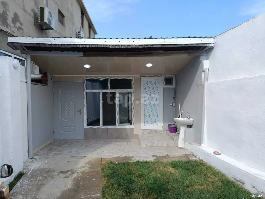 Satılır 4 otaqlı həyət evi 100 m²