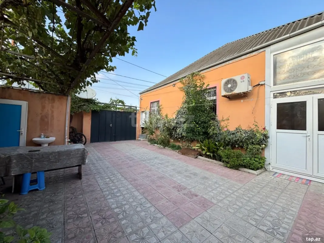 Satılır 4 otaqlı həyət evi 130 m²