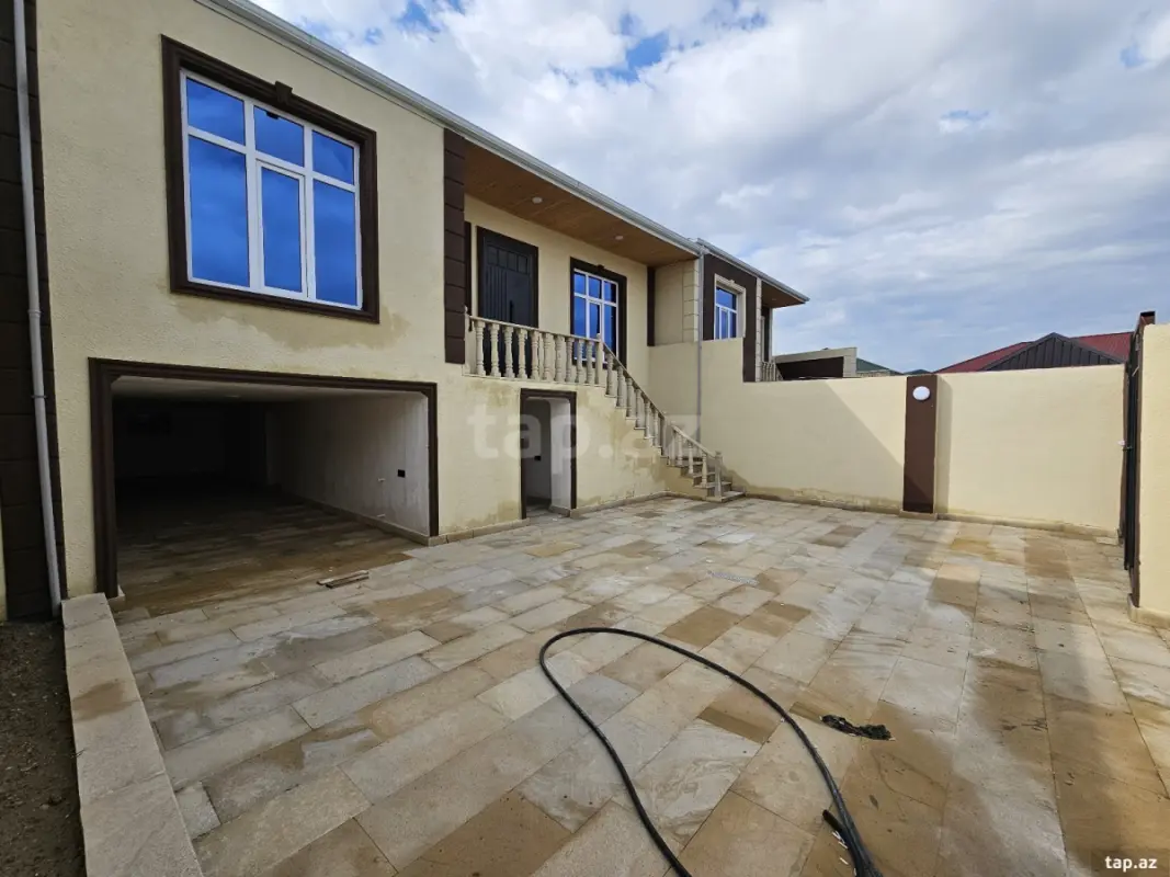 Satılır 4 otaqlı həyət evi 180 m²