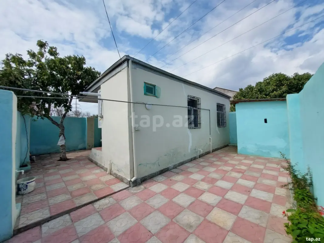 Satılır 2 otaqlı həyət evi 140 m²