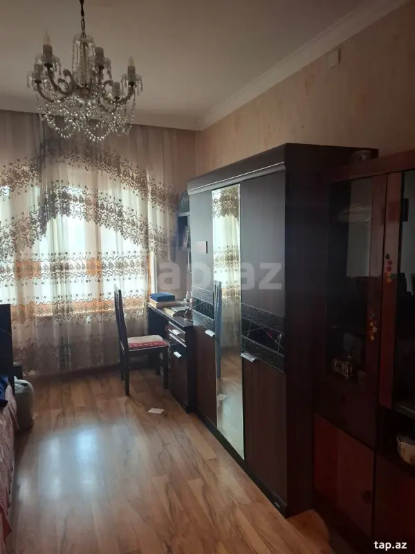Satılır 4 otaqlı mənzil 120 m²