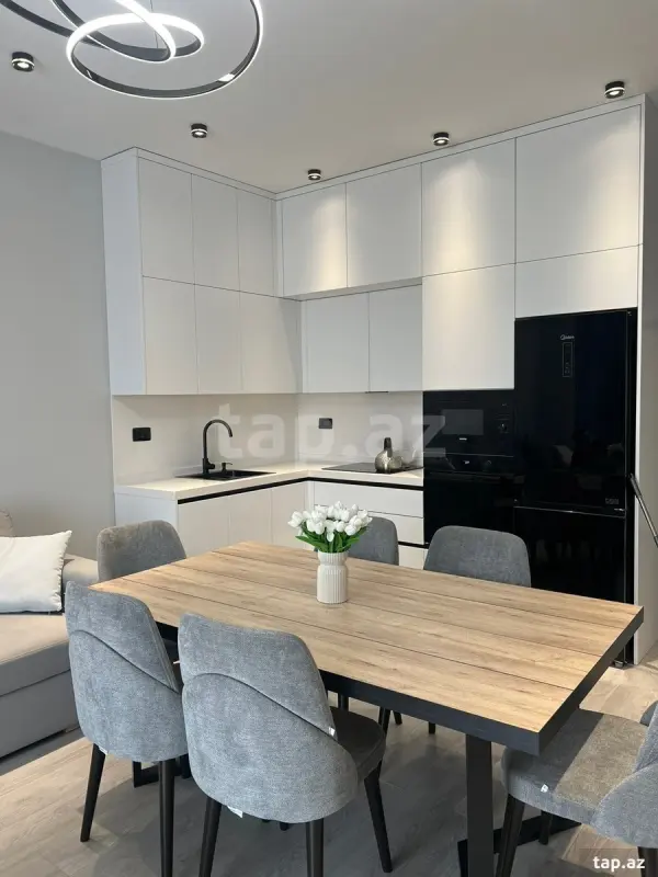 Kirayə verilir 3 otaqlı yeni tikili 100 m²