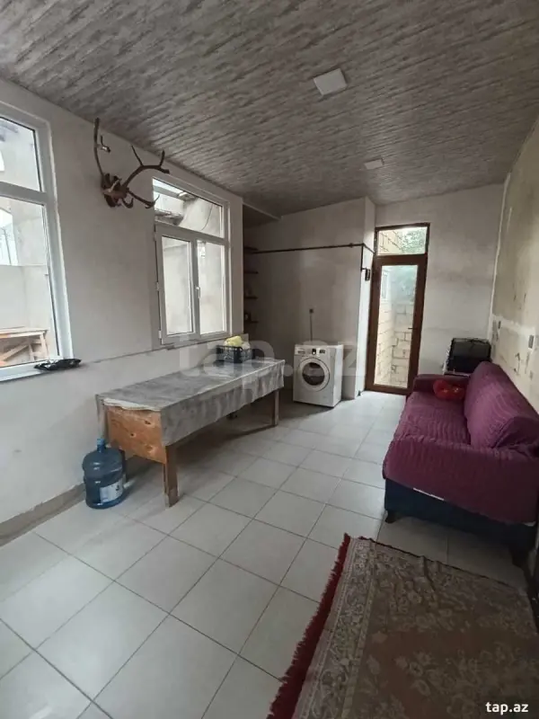 Satılır 3 otaqlı həyət evi 200 m²