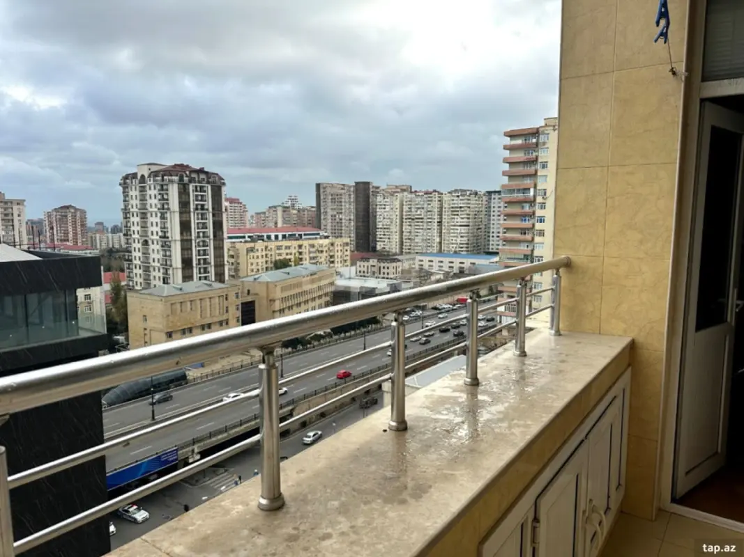 Satılır 3 otaqlı yeni tikili 136 m²