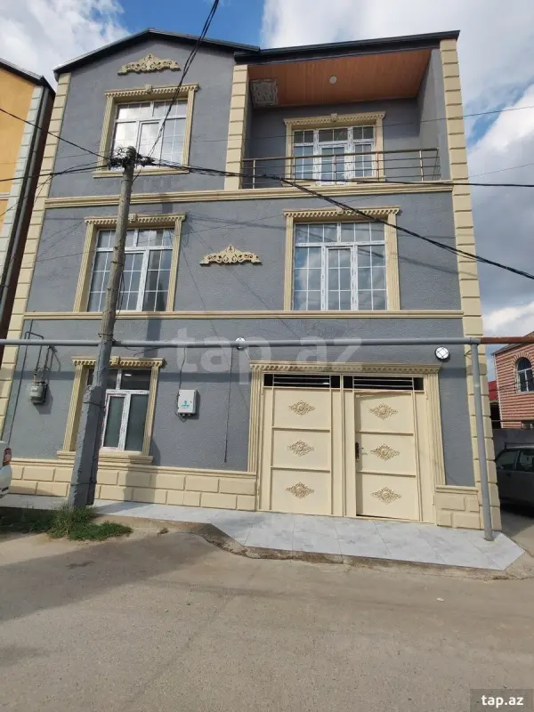 Satılır 5 otaqlı həyət evi 210 m²