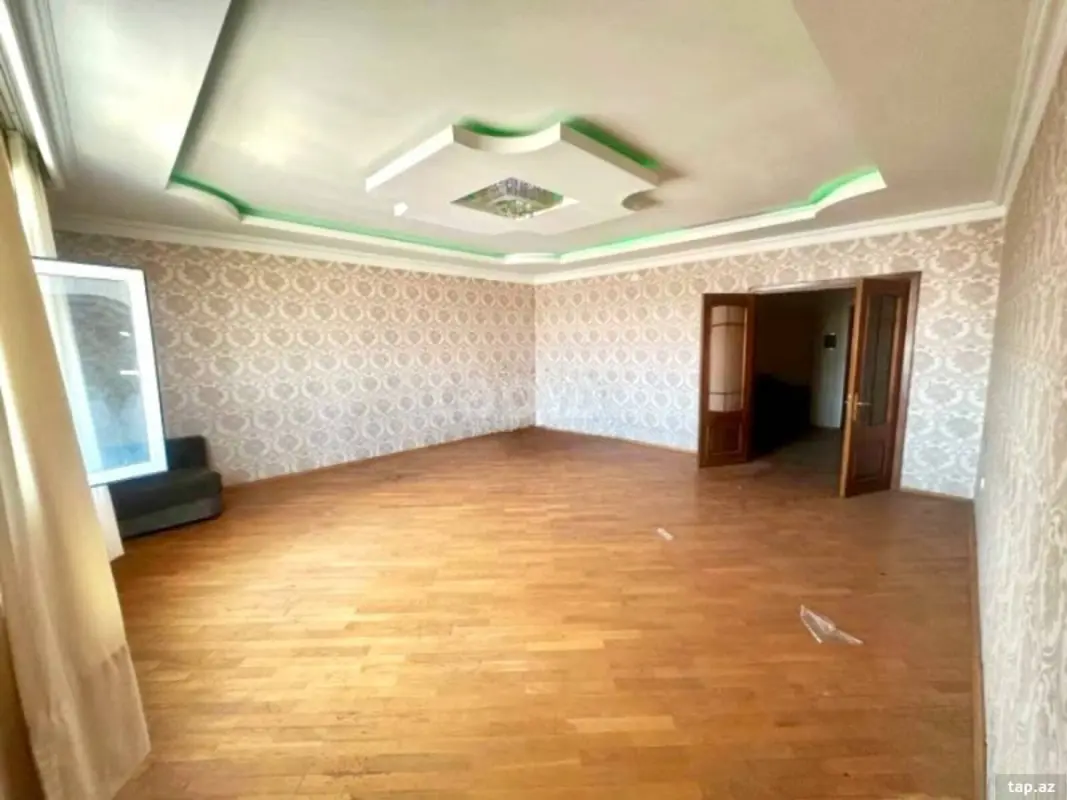 Satılır 3 otaqlı yeni tikili 135 m²