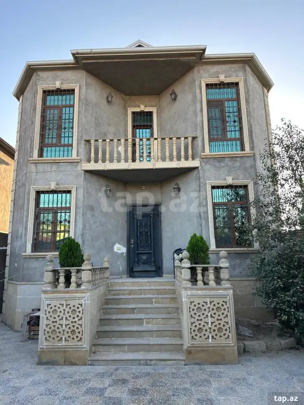 Satılır 5 otaqlı həyət evi 200 m²