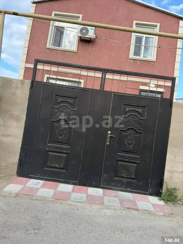 Satılır 4 otaqlı həyət evi 100 m²