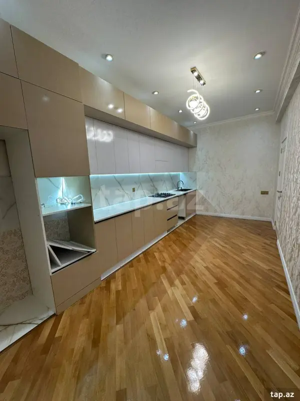 Satılır 3 otaqlı yeni tikili 110 m²