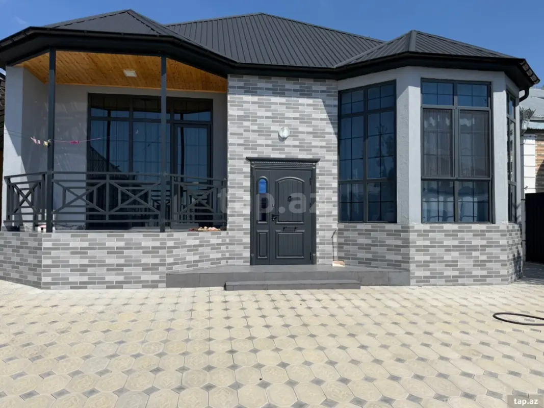 Satılır 5 otaqlı həyət evi 140 m²