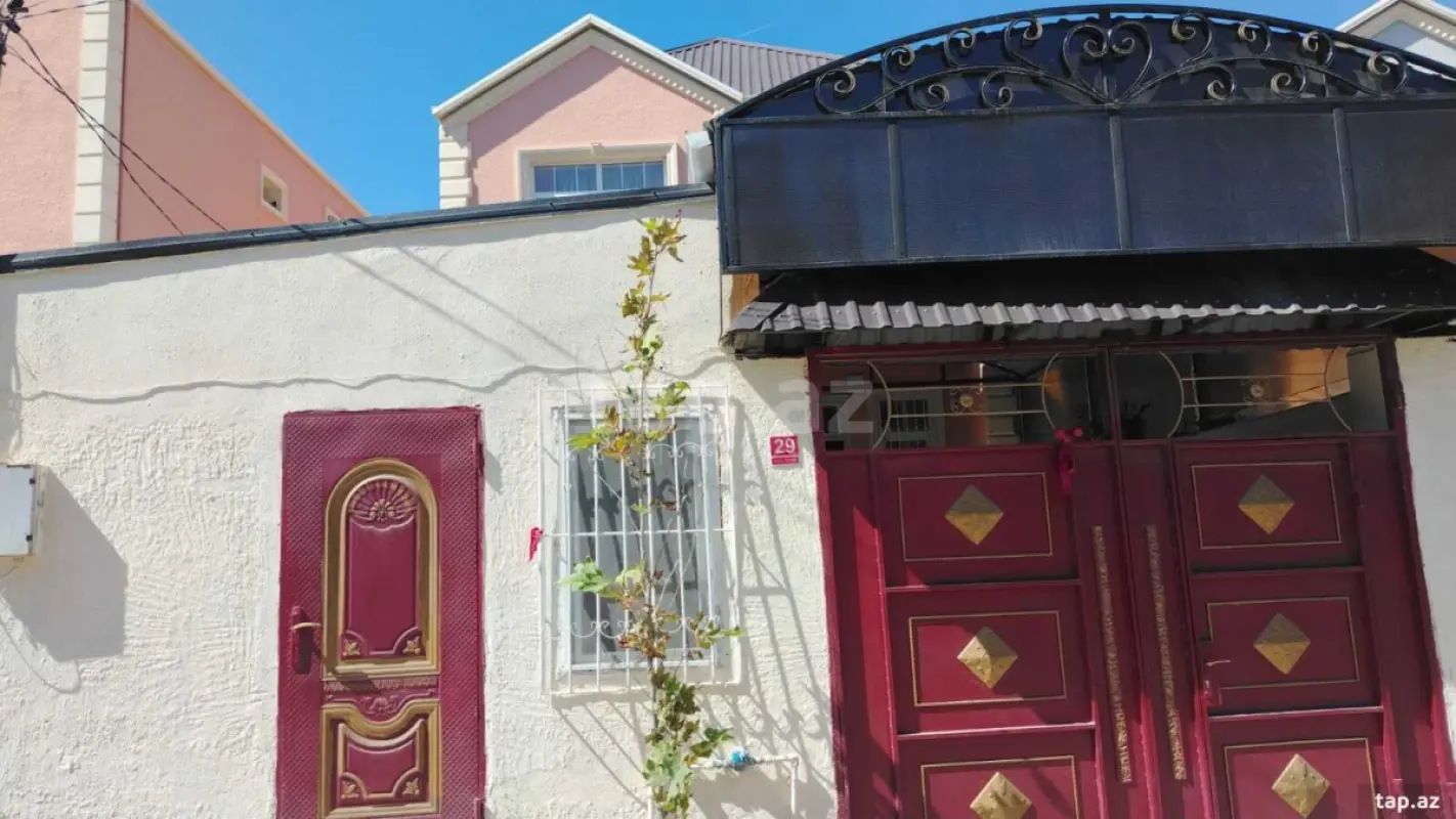 Satılır 4 otaqlı həyət evi 130 m²