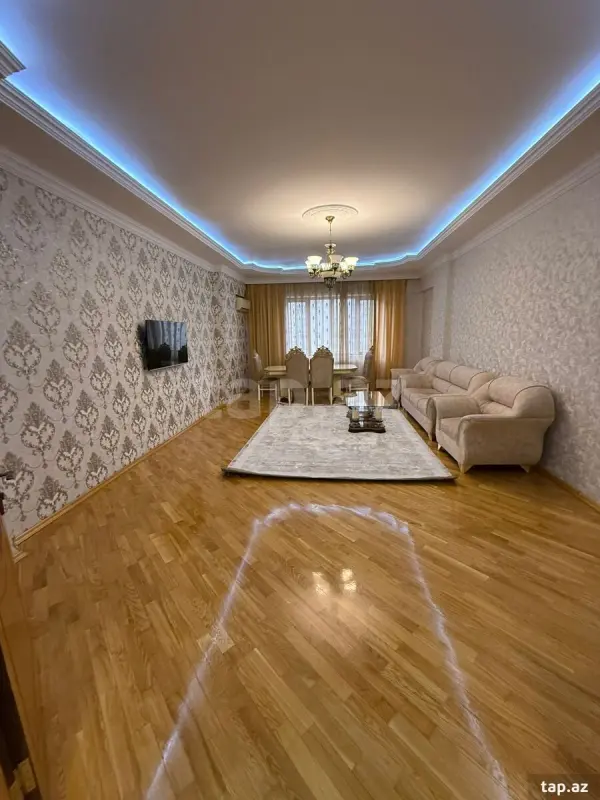 Kirayə verilir 3 otaqlı yeni tikili 160 m²