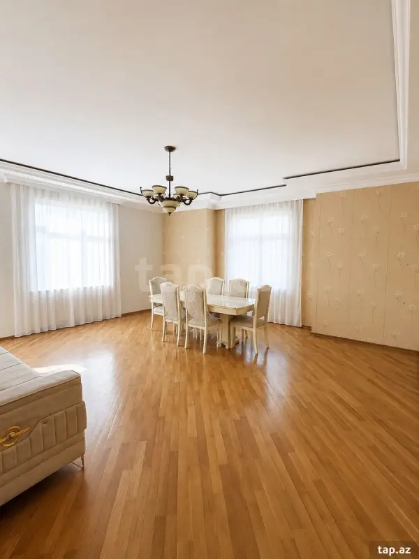 Satılır 3 otaqlı yeni tikili 132 m²